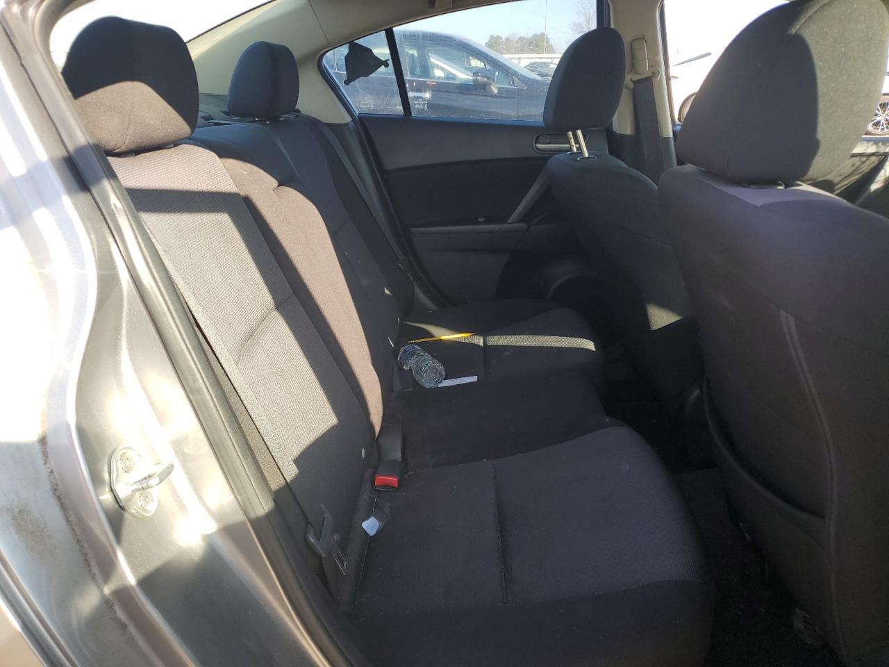 2010 Mazda 3 - Image 10