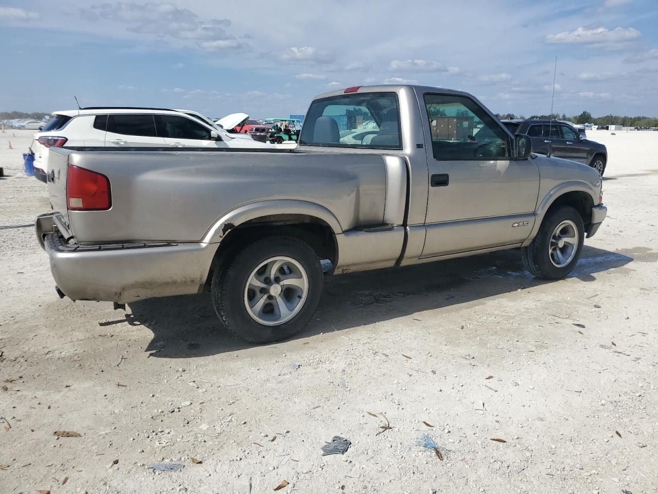 2003 Chevrolet S-10 Pickup - Image 3