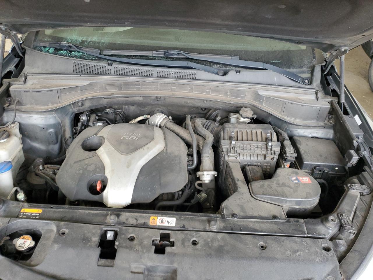 2013 Hyundai Santa Fe - Image 12