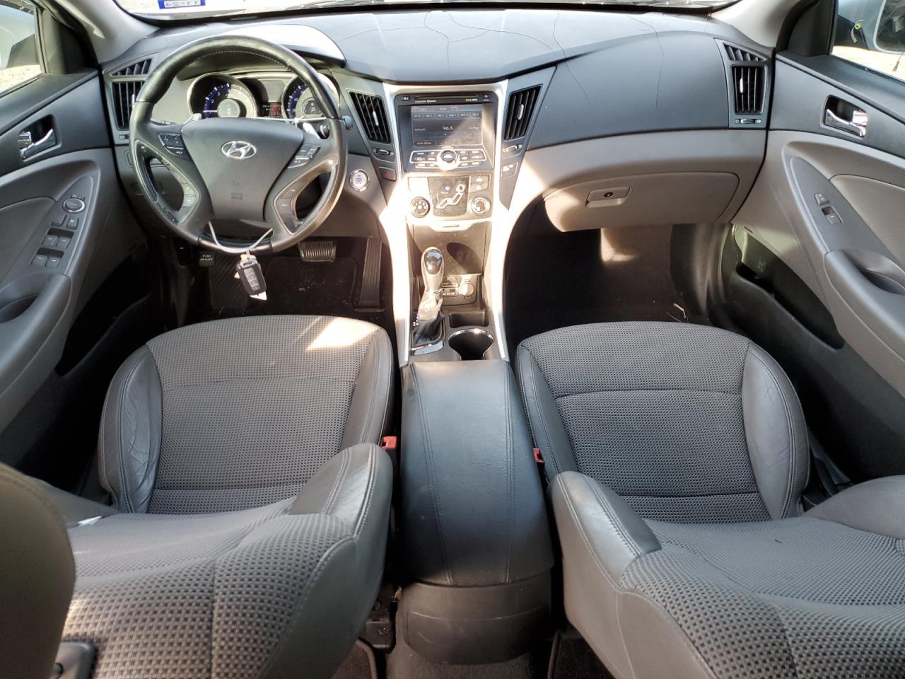 2011 Hyundai Sonata - Image 8