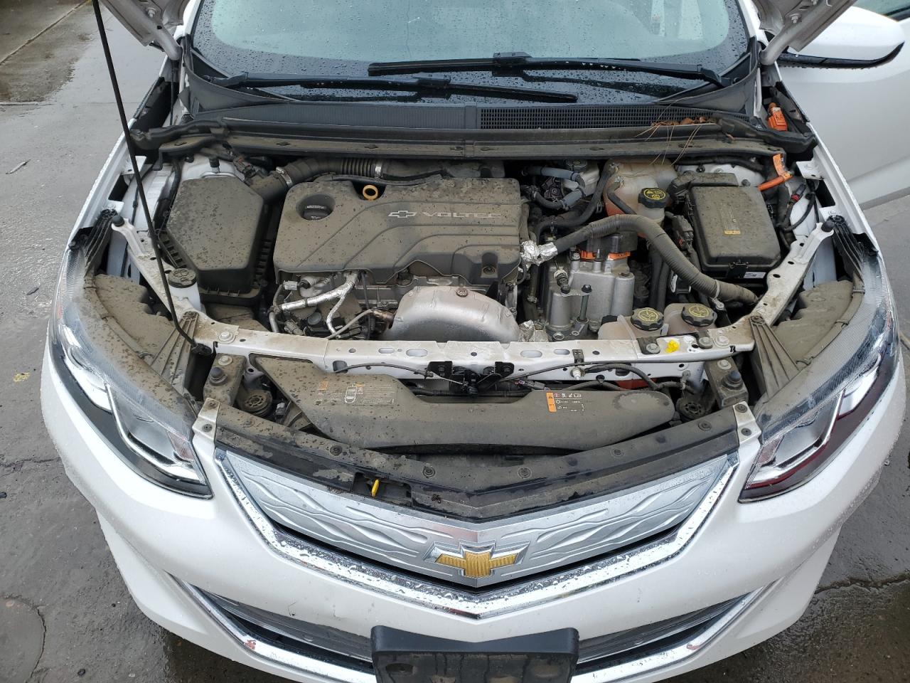 2018 Chevrolet Volt - Image 11