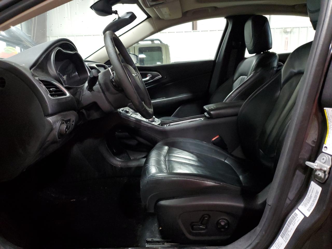 2016 Chrysler 200 - Image 7