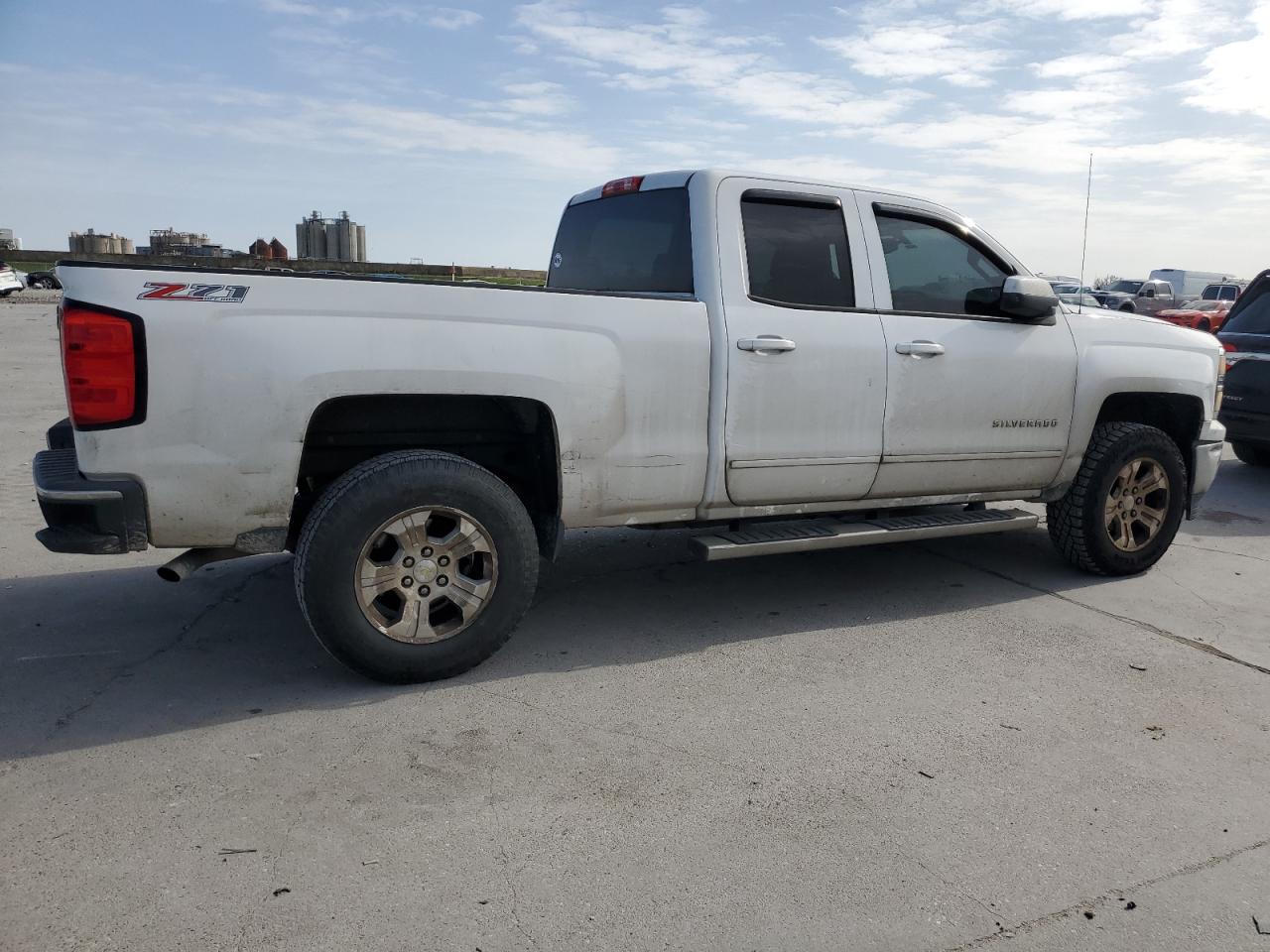 2015 Chevrolet Silverado - Image 3