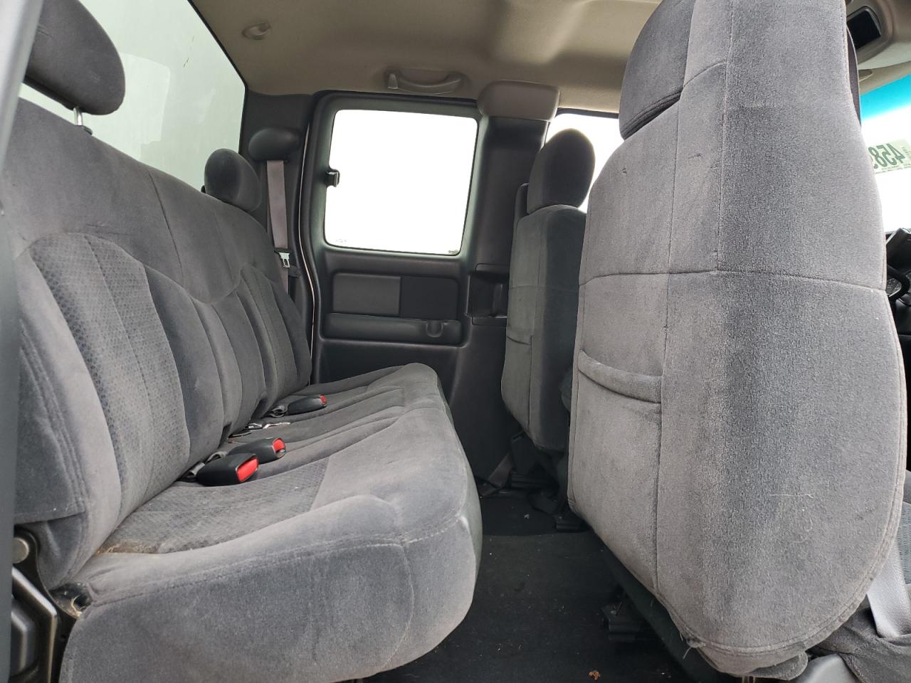 2002 Chevrolet Silverado - Image 10