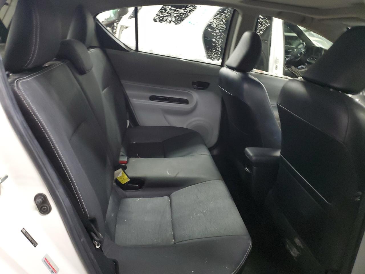2014 Toyota Prius - Image 11