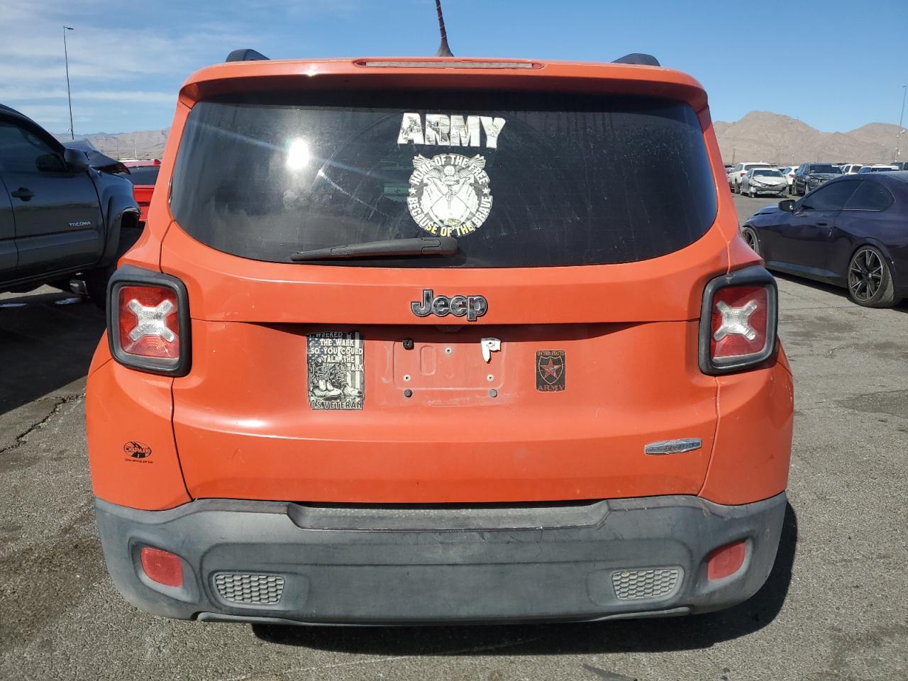 2015 Jeep Renegade - Image 6