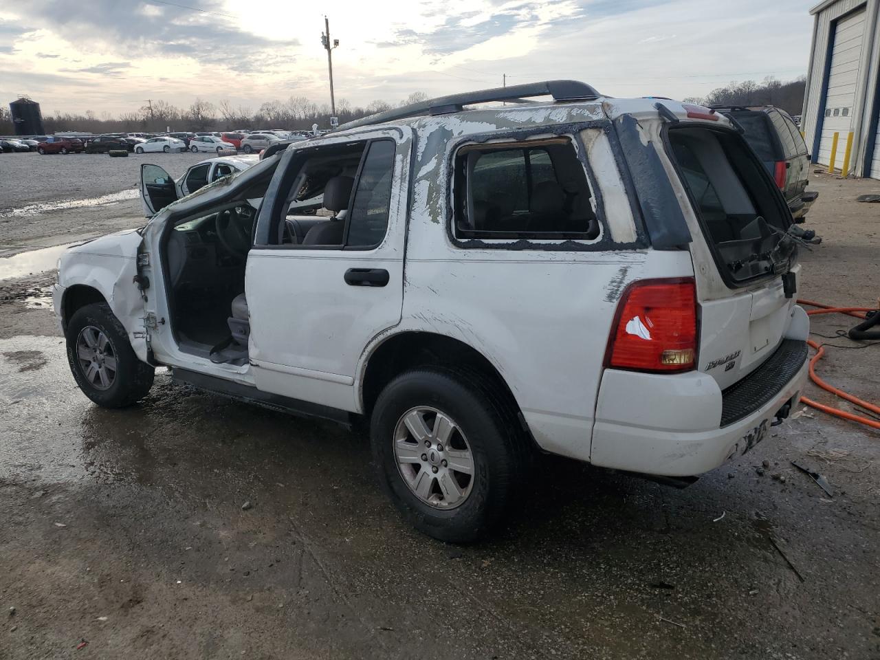 2005 Ford Explorer - Image 2