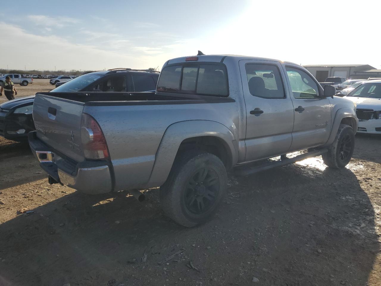 2015 Toyota Tacoma - Image 3