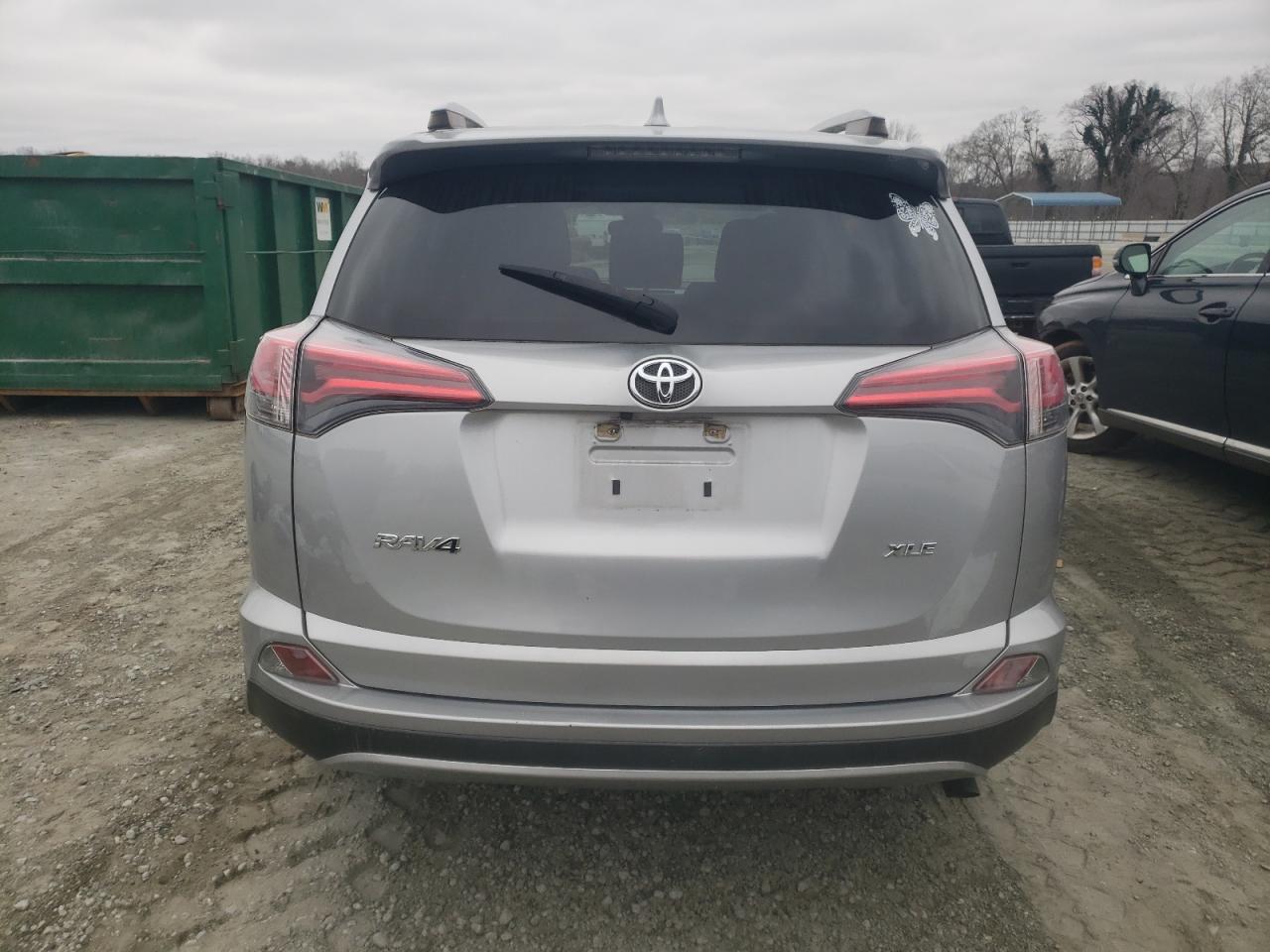 2018 Toyota RAV 4 - Image 6