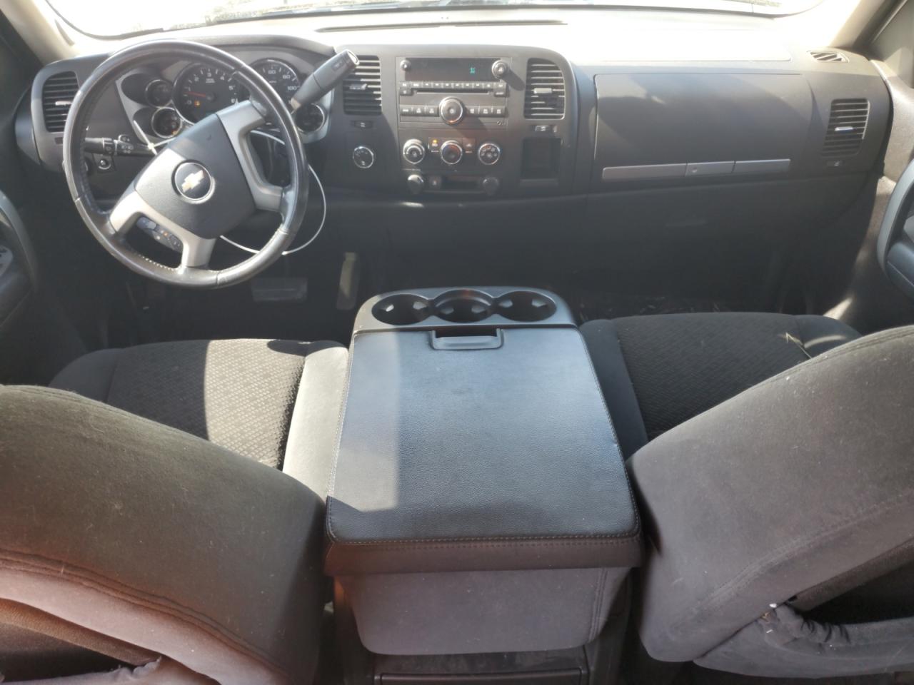 2007 Chevrolet Silverado - Image 8