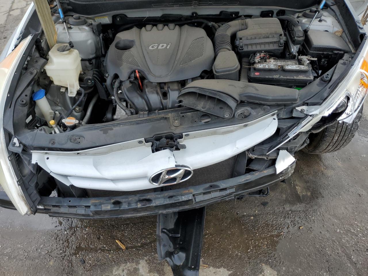 2013 Hyundai Sonata - Image 11