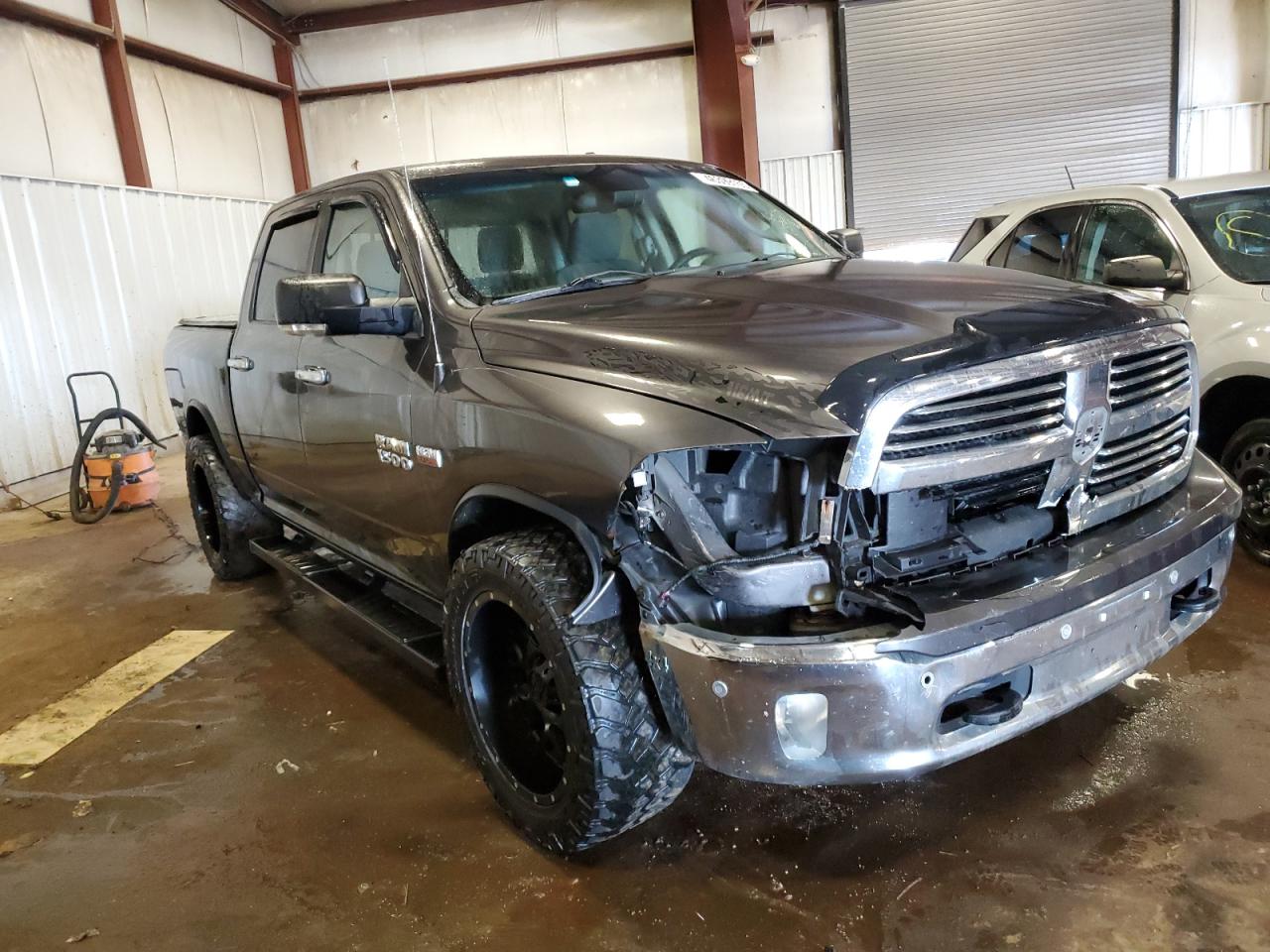2015 RAM 1500 - Image 4