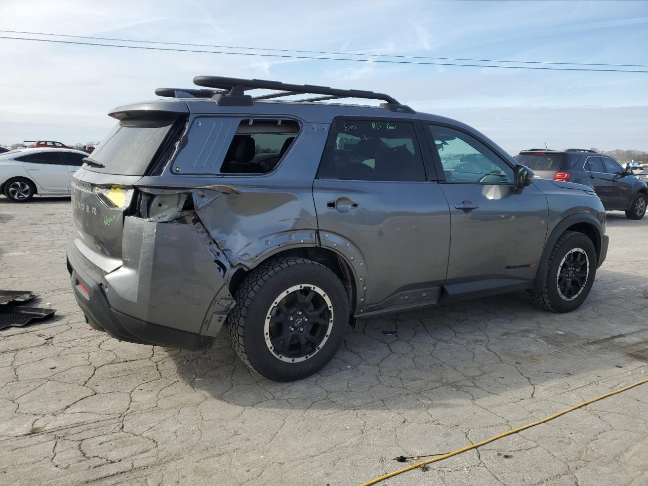 2024 Nissan Pathfinder - Image 3