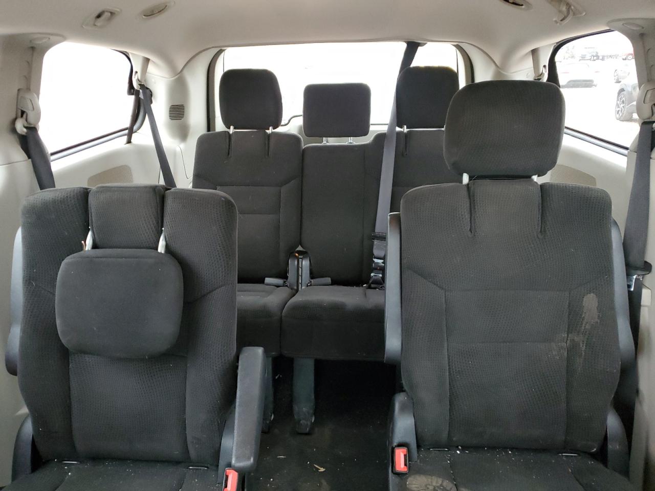 2016 Dodge Caravan - Image 10