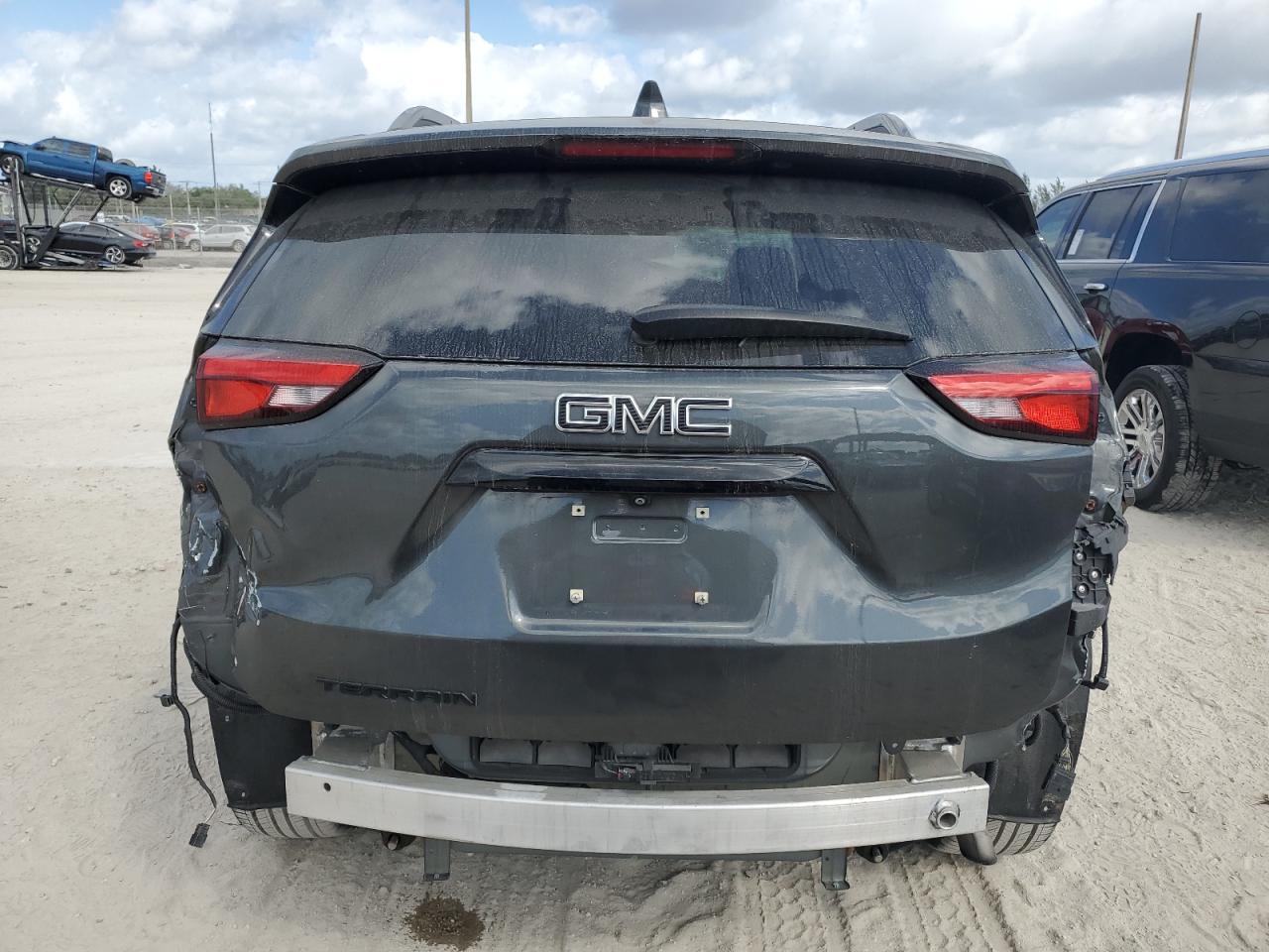 2021 GMC Terrain - Image 6