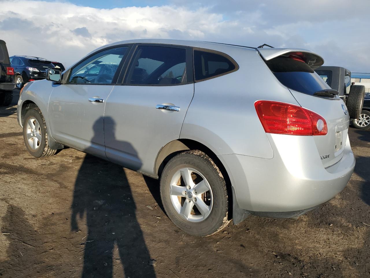 2010 Nissan Rogue - Image 2
