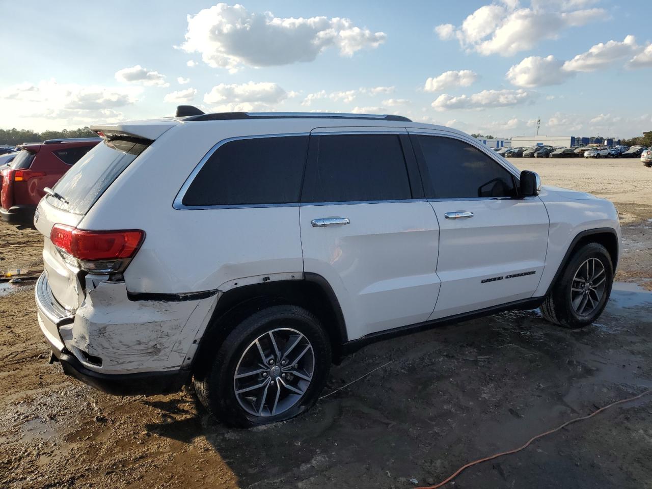 2017 Jeep Grand Cherokee - Image 3