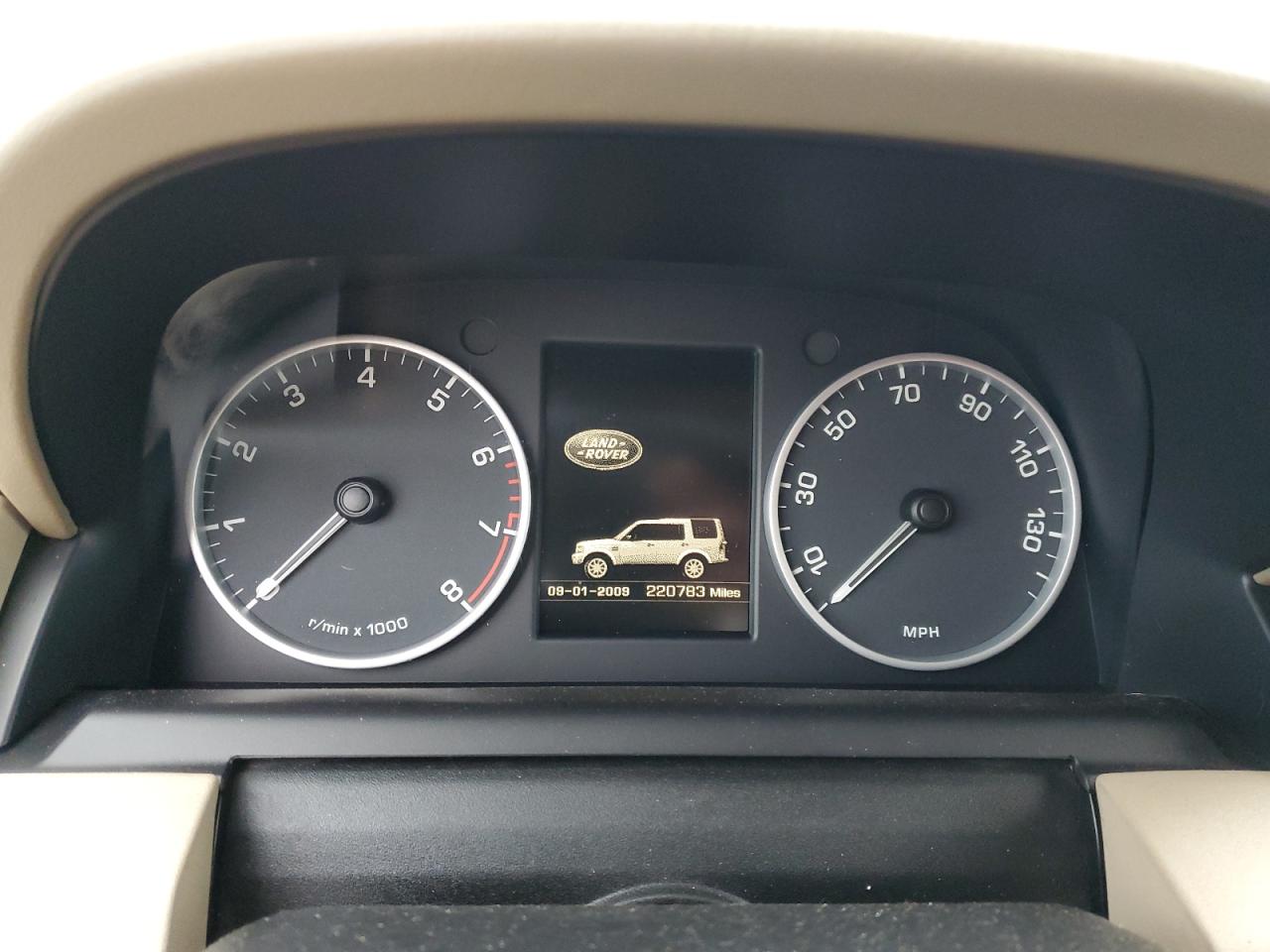 2012 Land Rover LR4 - Image 9