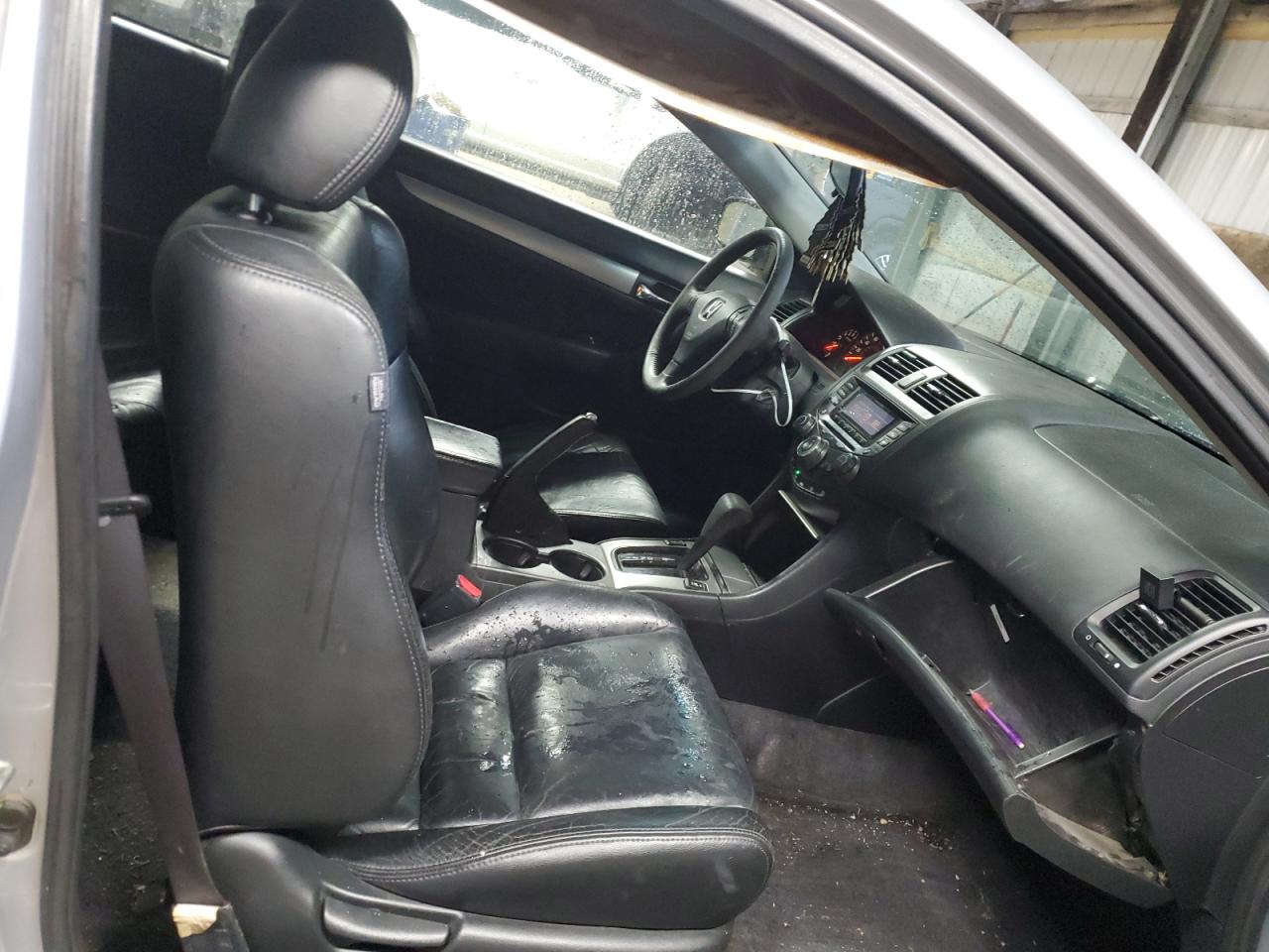 2003 Honda Accord - Image 10
