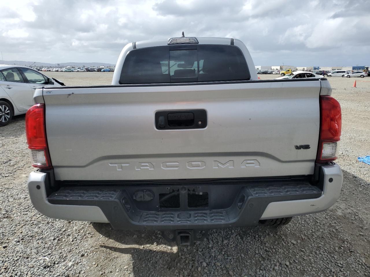 2018 Toyota Tacoma - Image 6