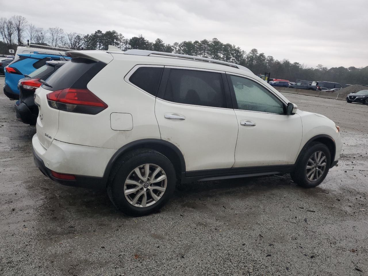 2020 Nissan Rogue - Image 3