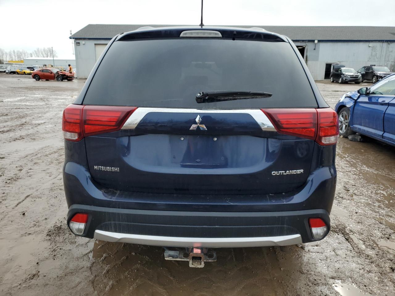 2016 Mitsubishi Outlander - Image 6
