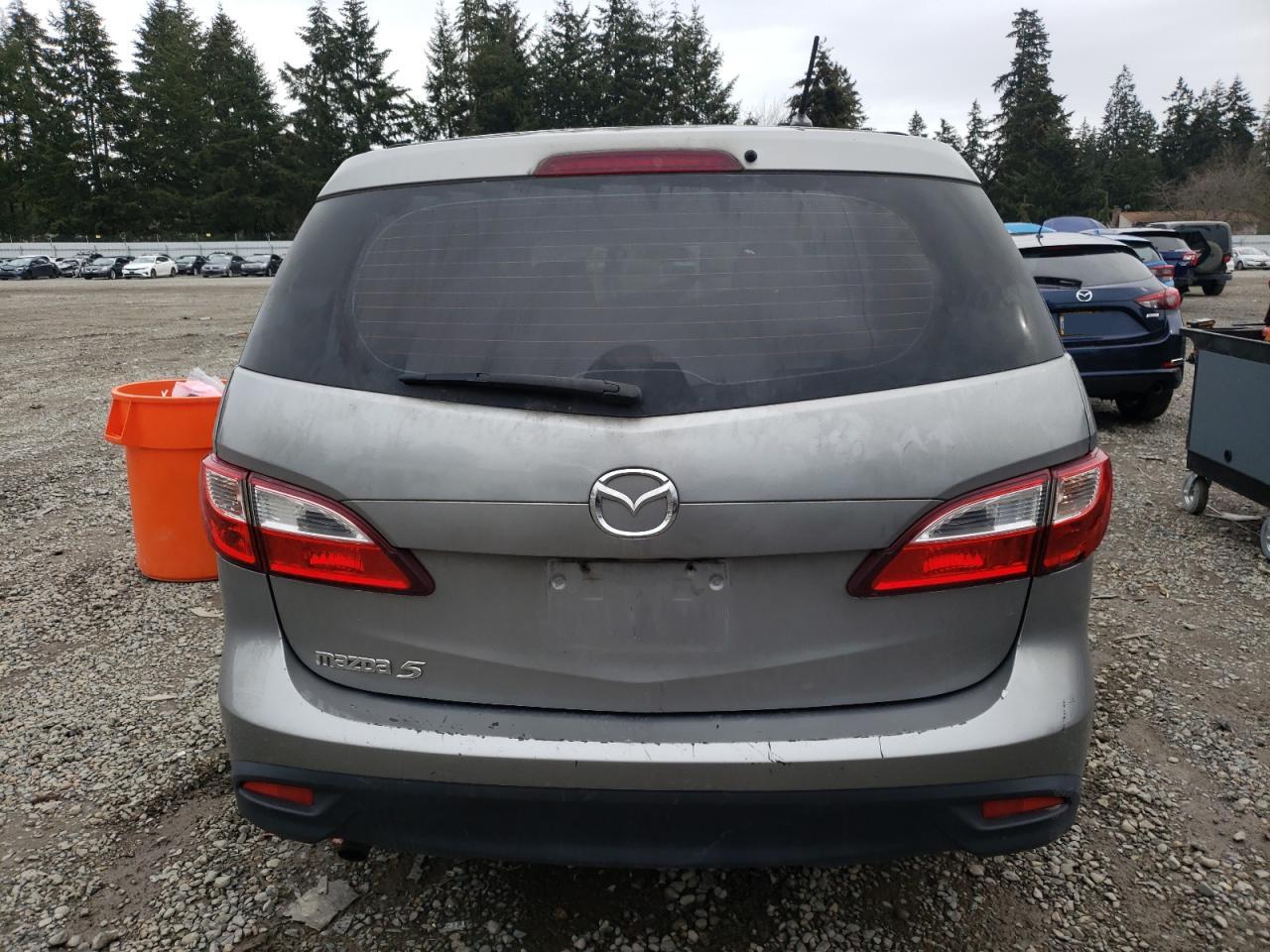 2014 Mazda 5 - Image 6