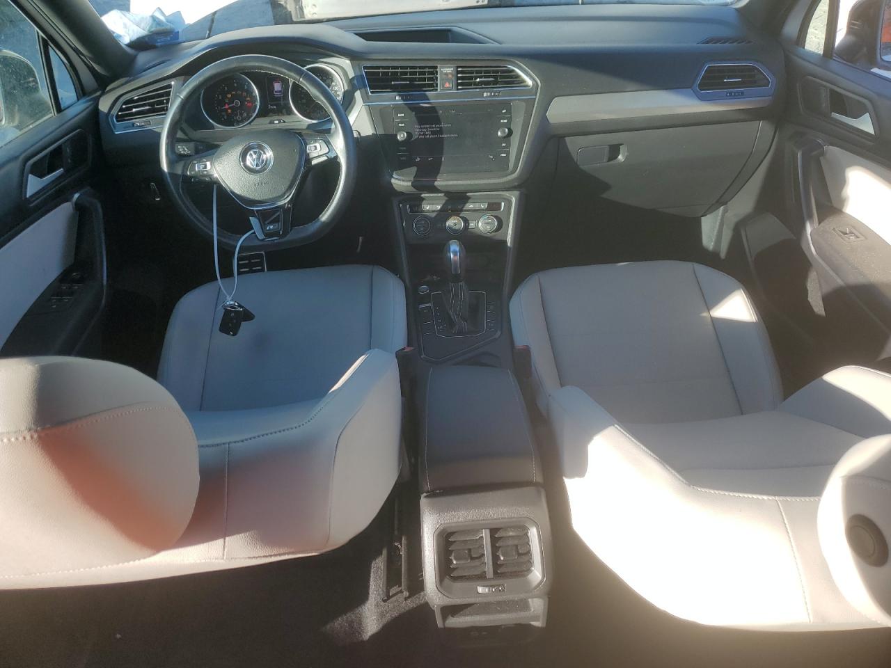 2021 Volkswagen Tiguan - Image 8