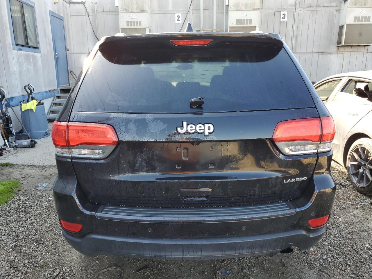 2017 Jeep Grand Cherokee - Image 6