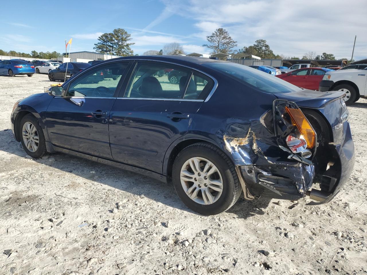 2011 Nissan Altima - Image 2