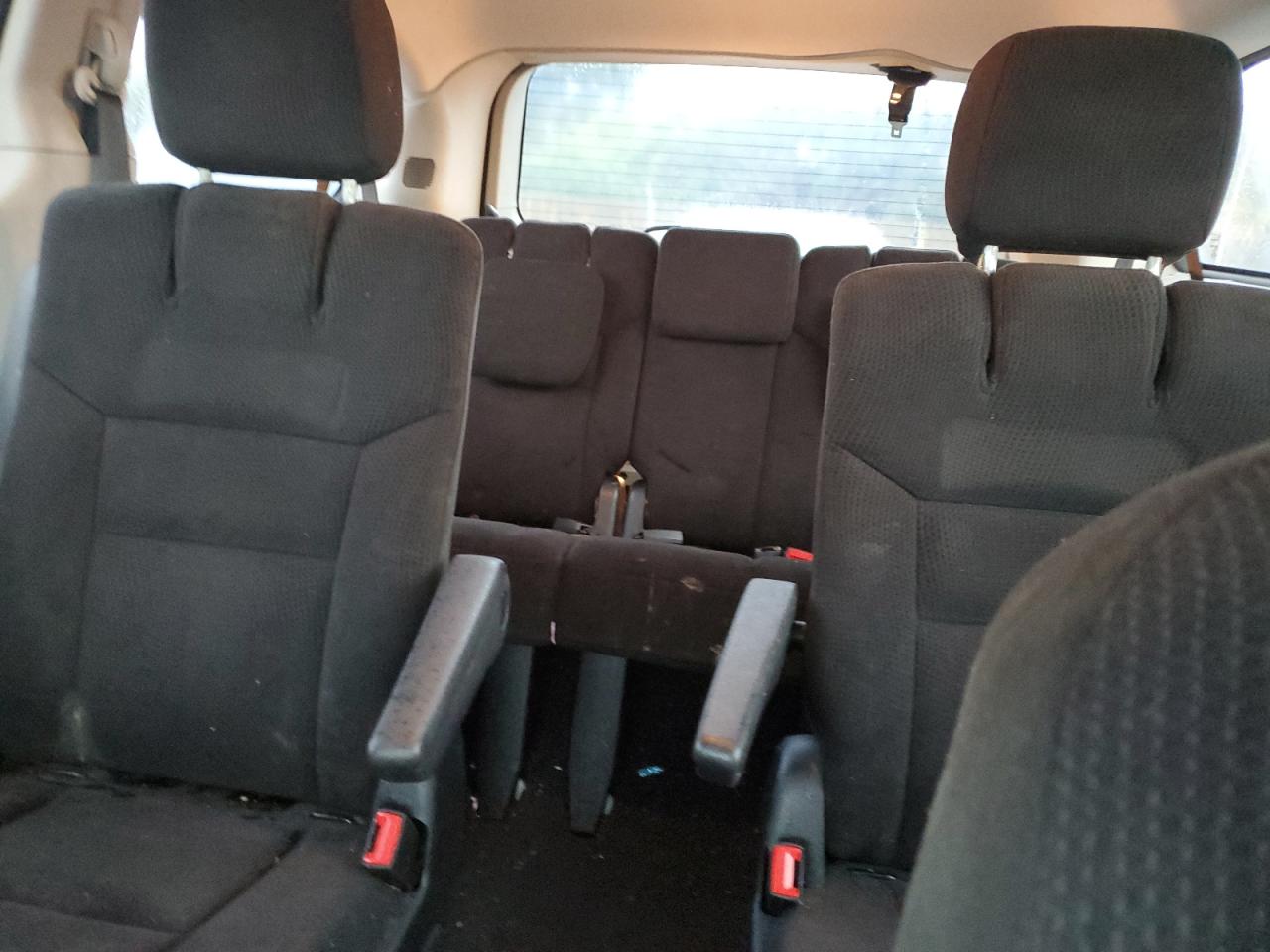 2015 Dodge Caravan - Image 10