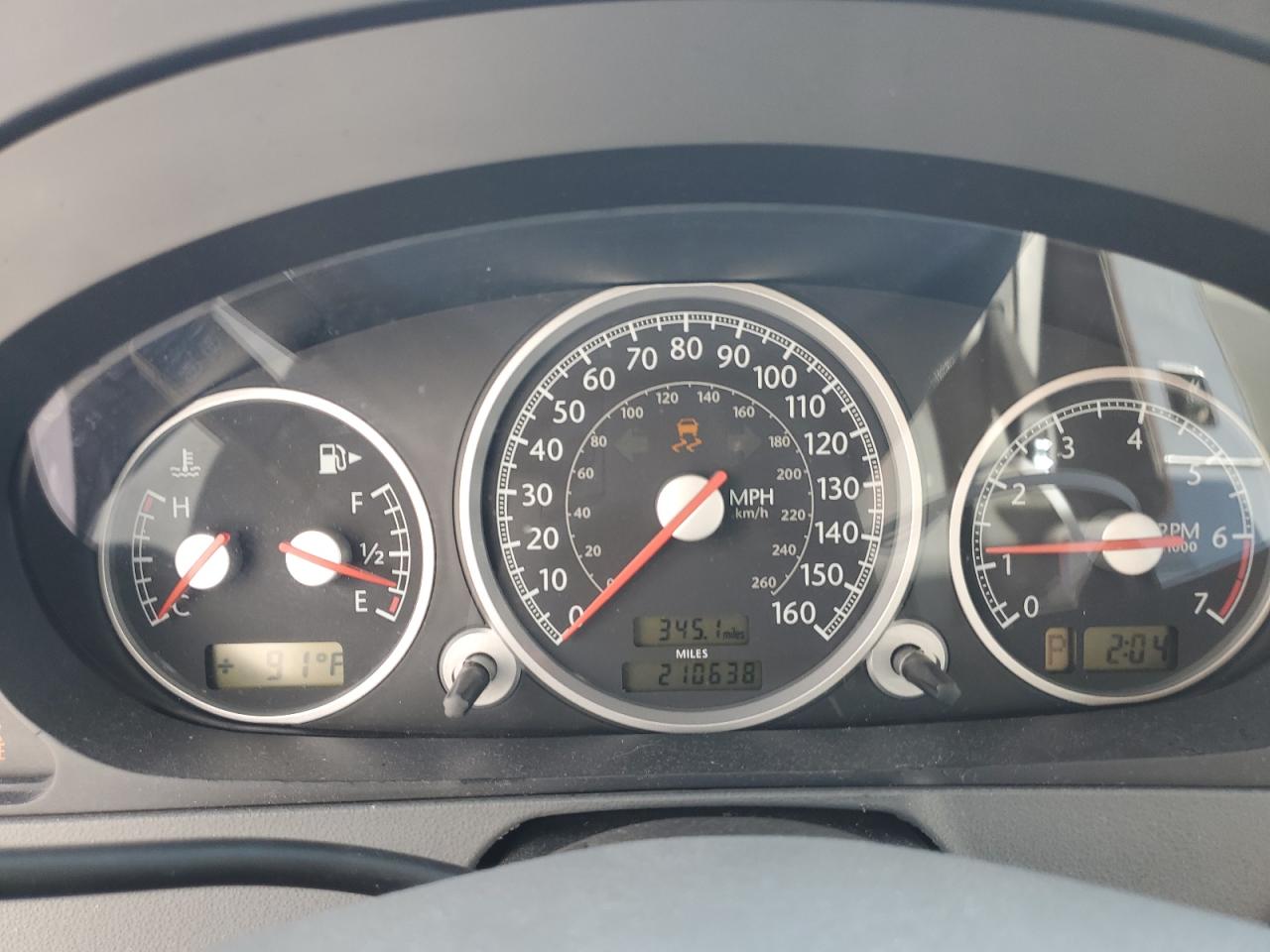2004 Chrysler Crossfire - Image 9