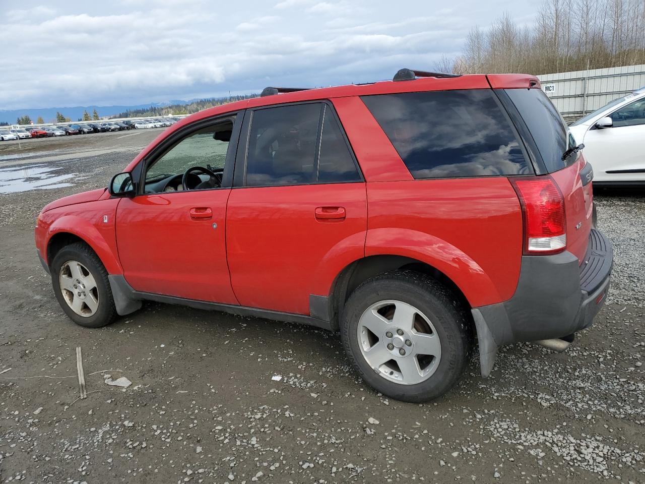 2004 Saturn VUE - Image 2