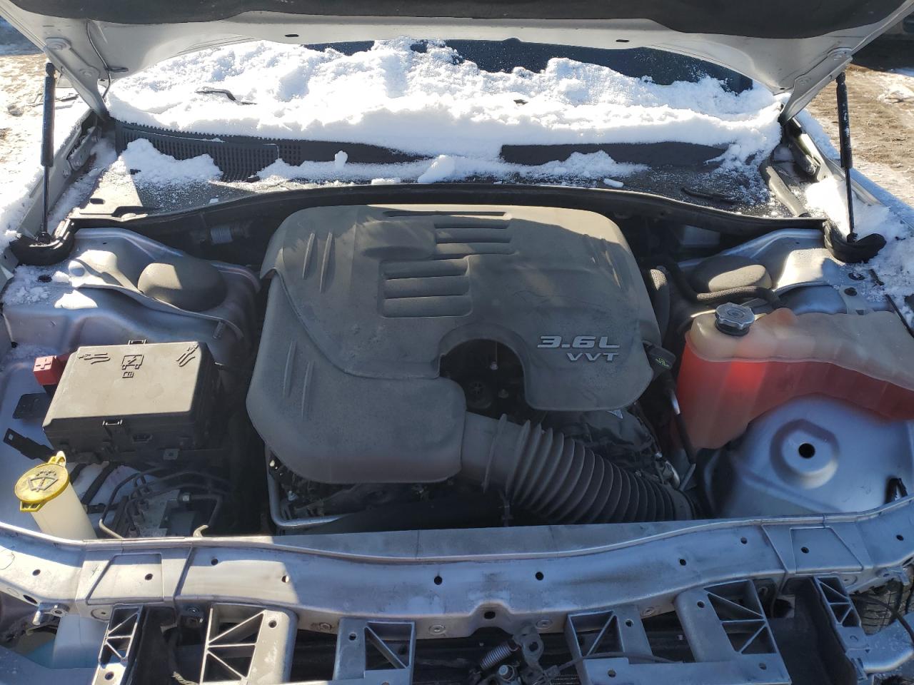 2020 Chrysler 300 - Image 11