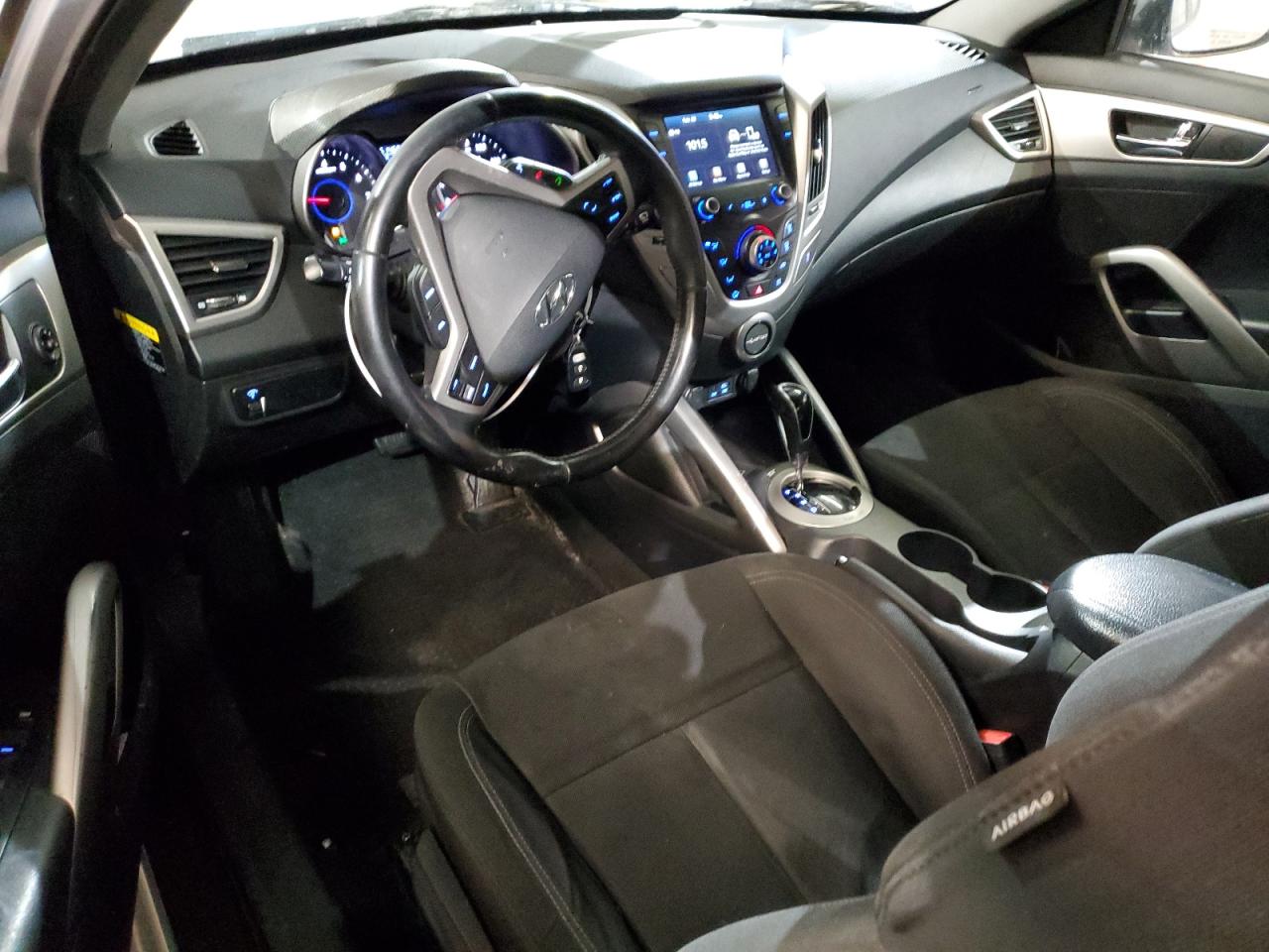 2017 Hyundai Veloster - Image 8
