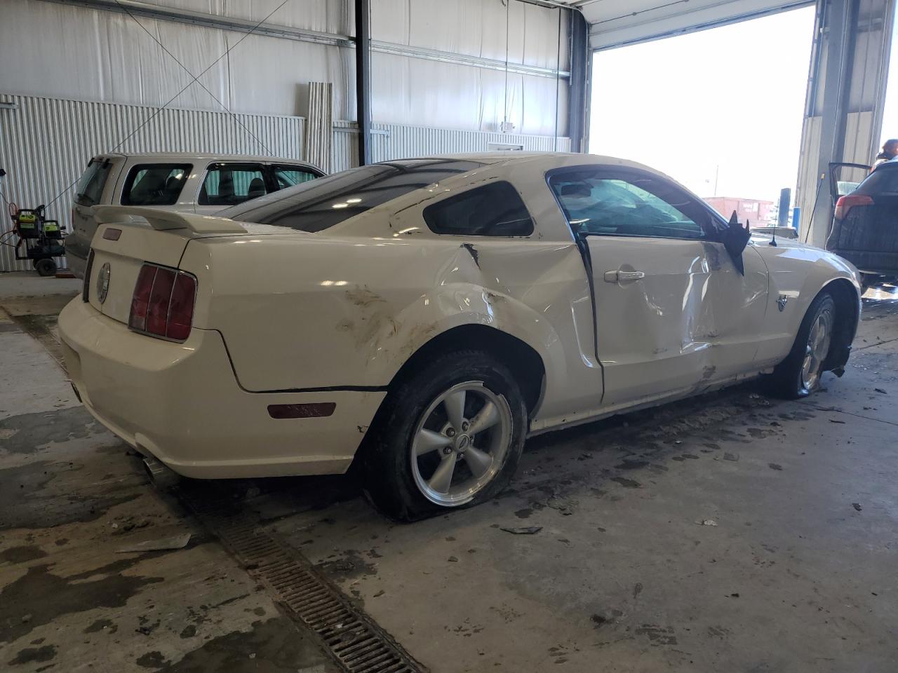 2009 Ford Mustang - Image 3