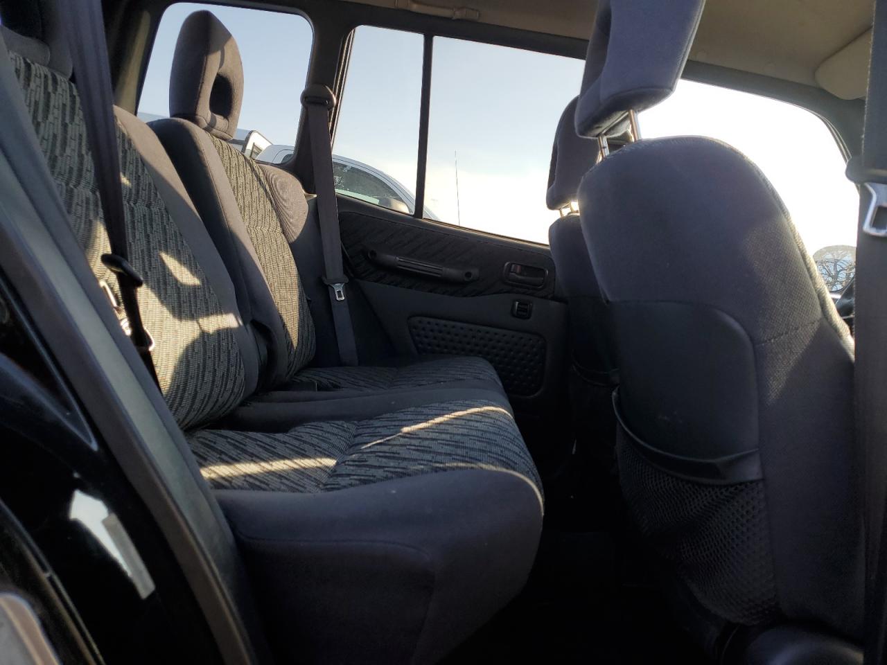 2000 Toyota RAV 4 - Image 11