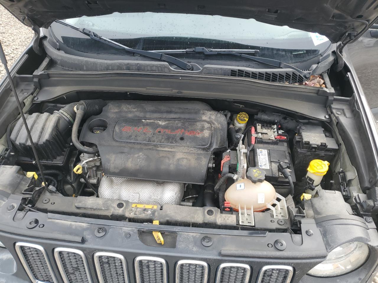2017 Jeep Renegade - Image 13