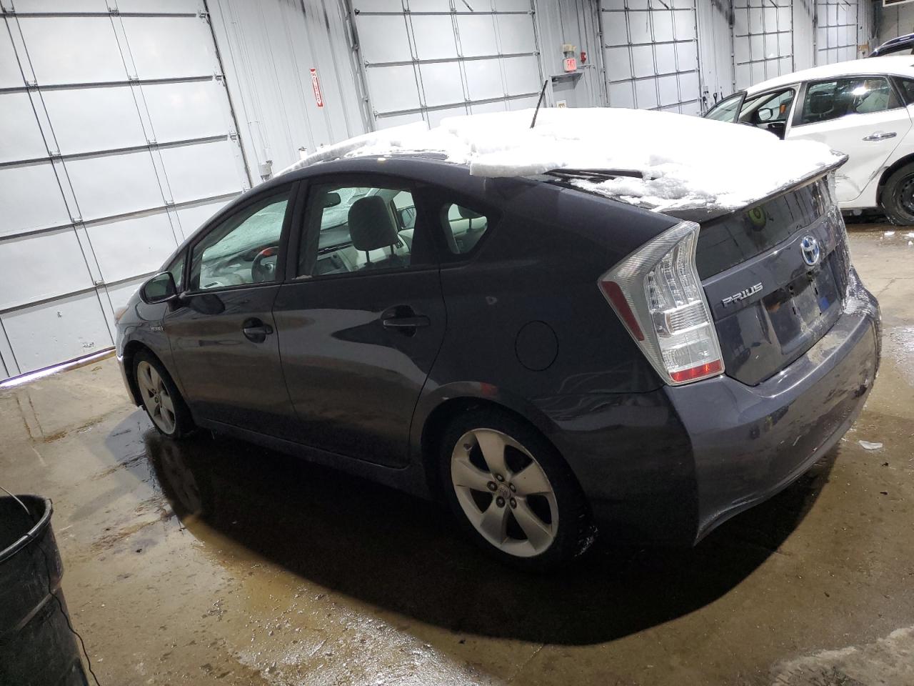 2010 Toyota Prius - Image 2