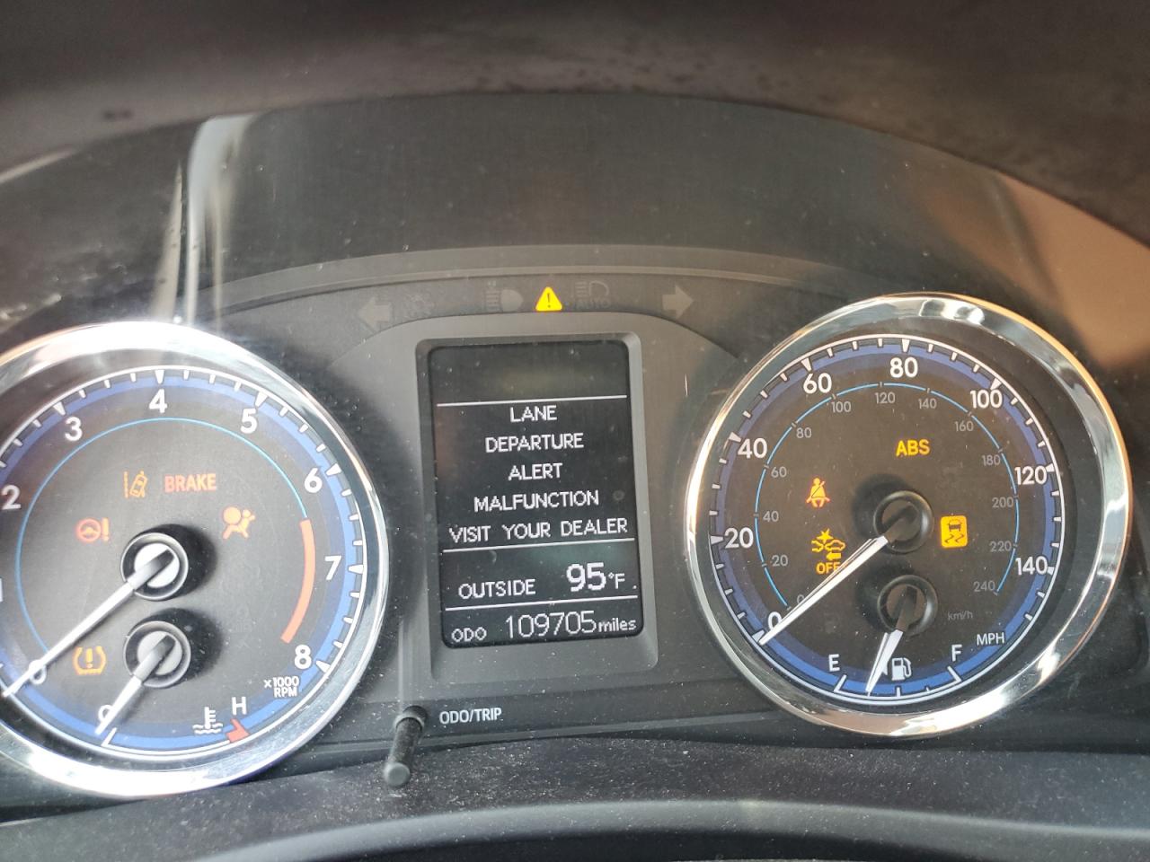 5YFBURHE0JP828994 TOYOTA COROLLA 2018