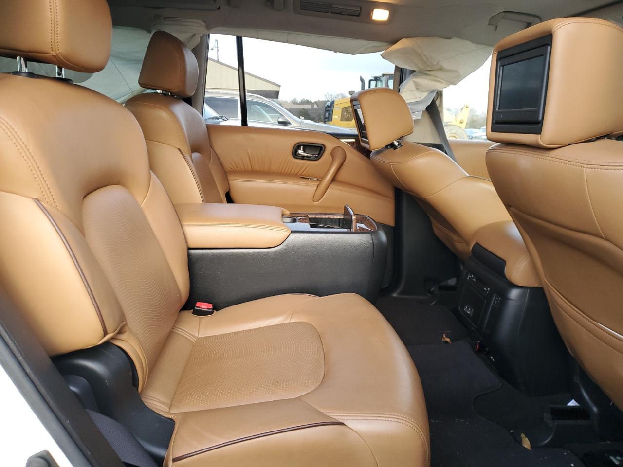 2017 Nissan Armada - Image 11