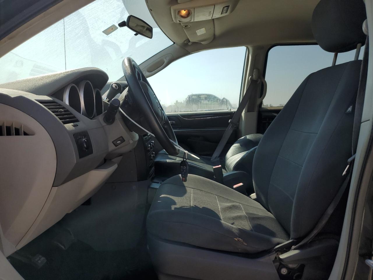 2009 Dodge Caravan - Image 7