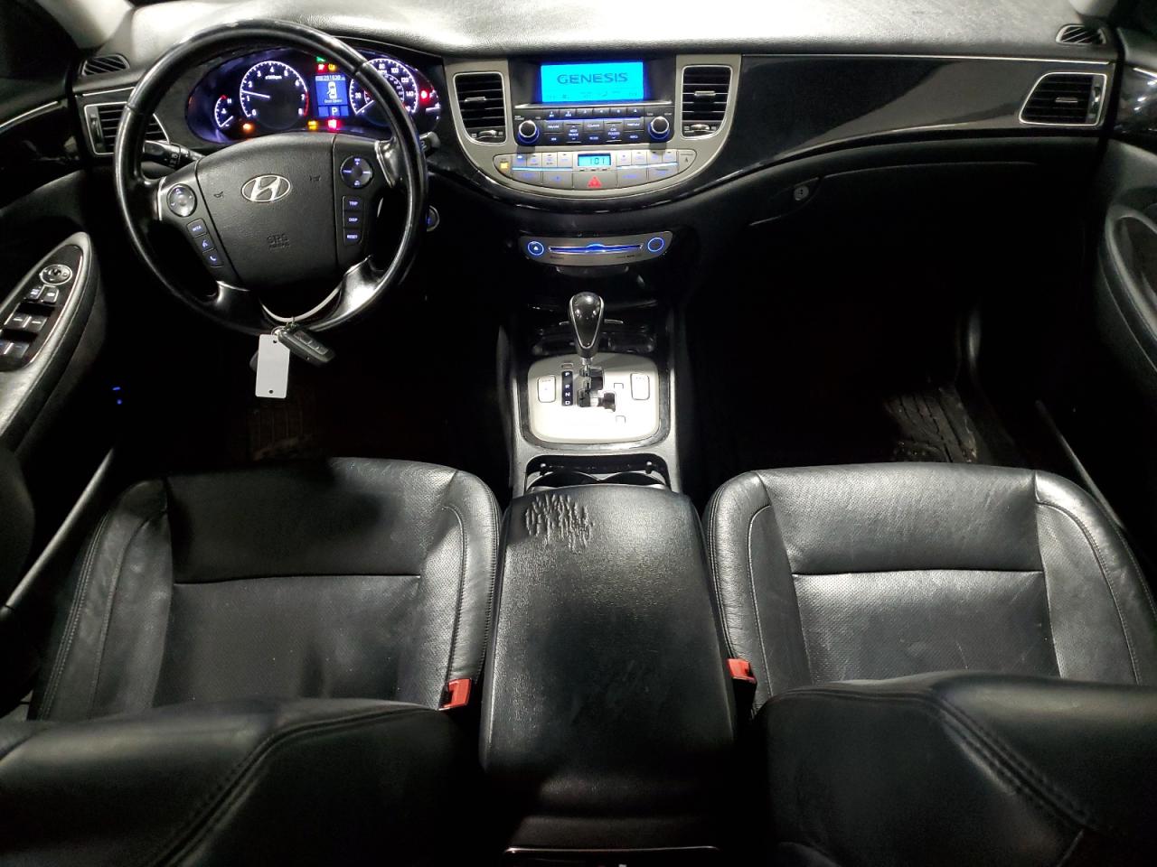2013 Hyundai Genesis - Image 8