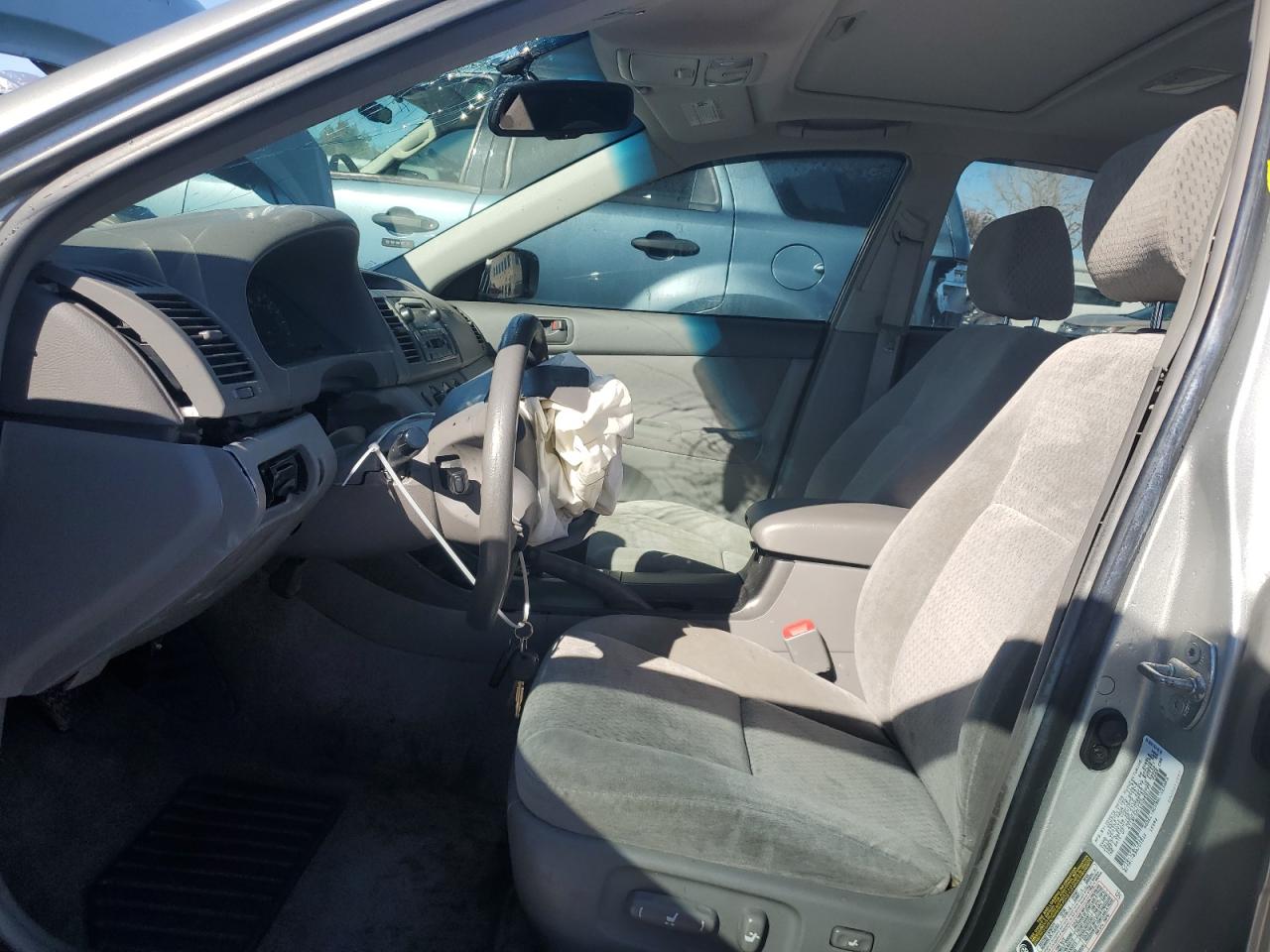 2004 Toyota Camry - Image 7