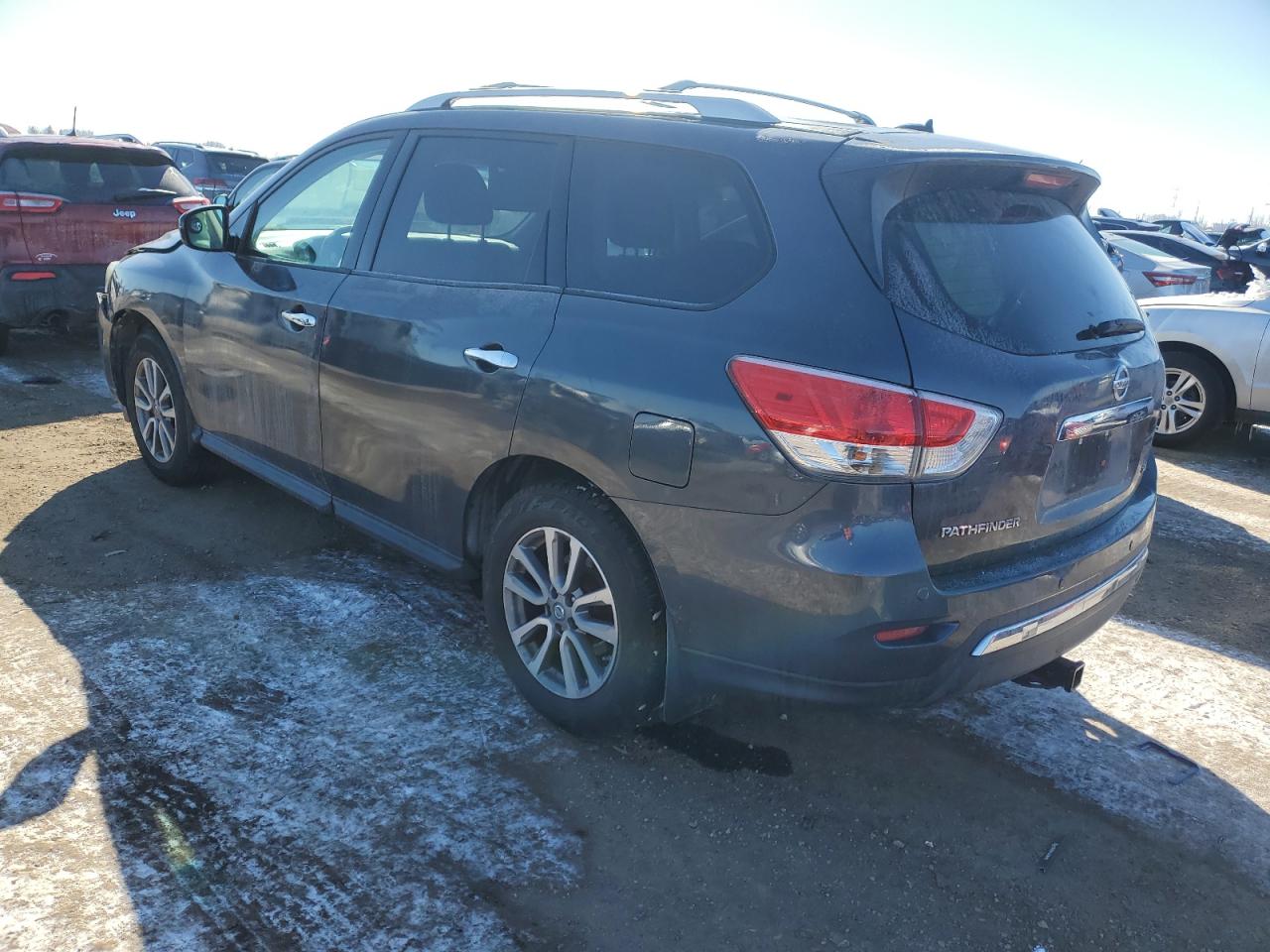 2014 Nissan Pathfinder - Image 2