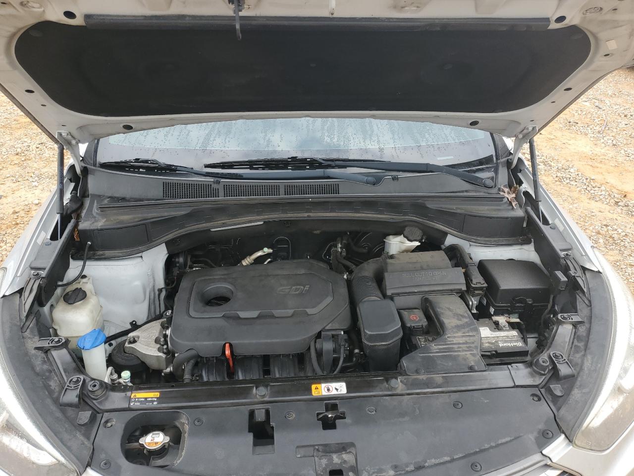 2017 Hyundai Santa Fe - Image 12