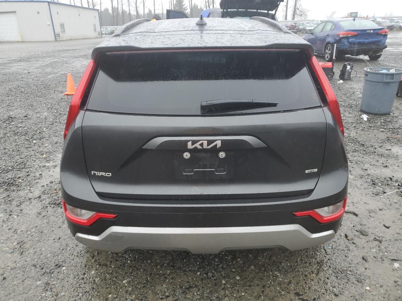 2023 Kia Niro - Image 6