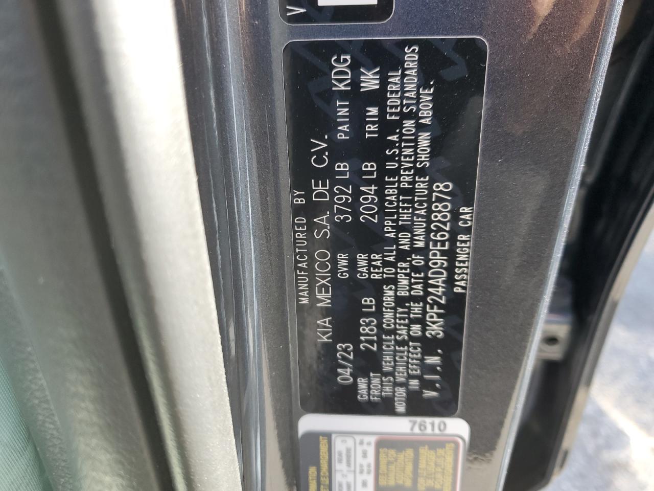 2023 Kia Forte - Image 12