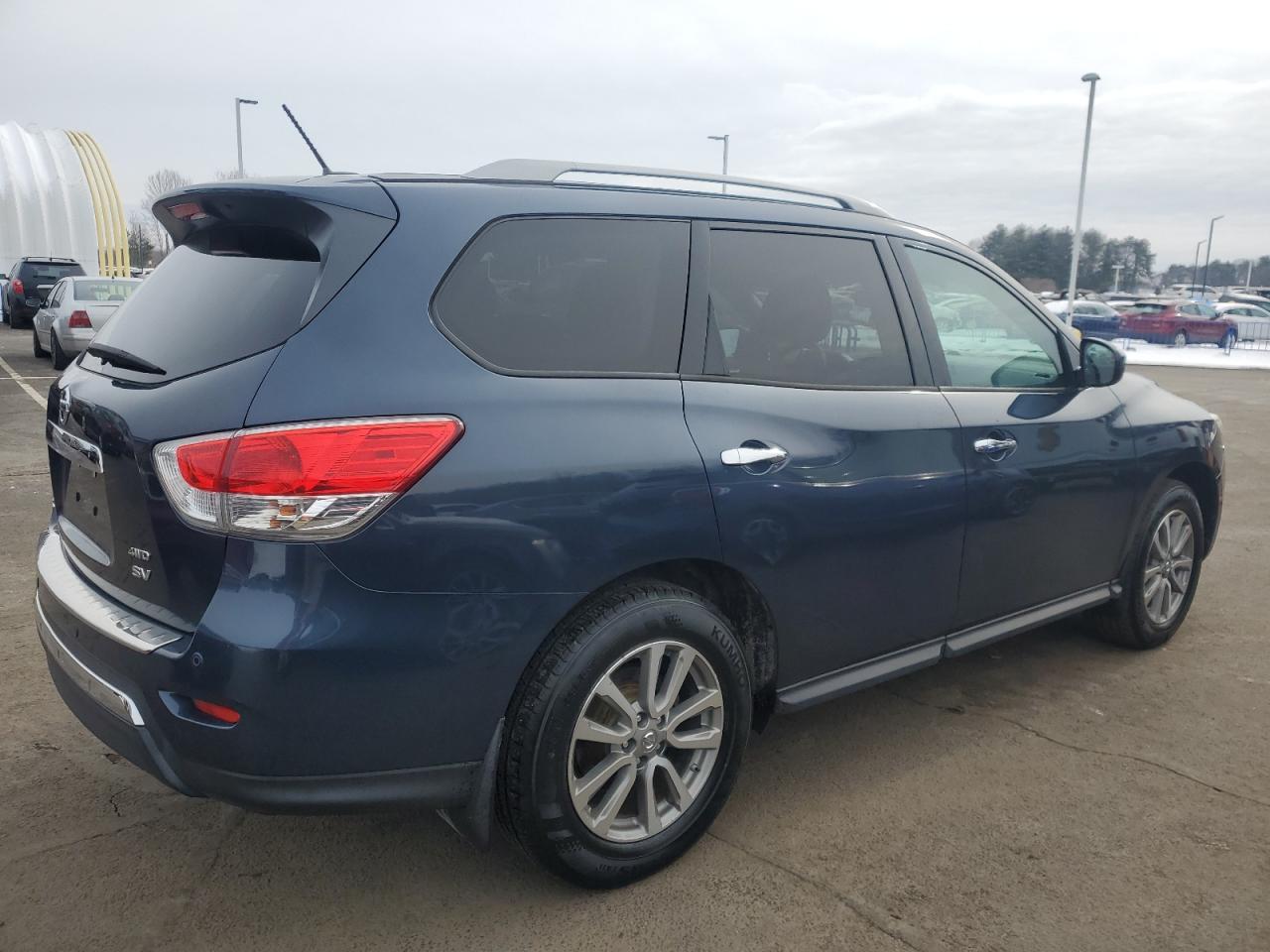 2015 Nissan Pathfinder - Image 3