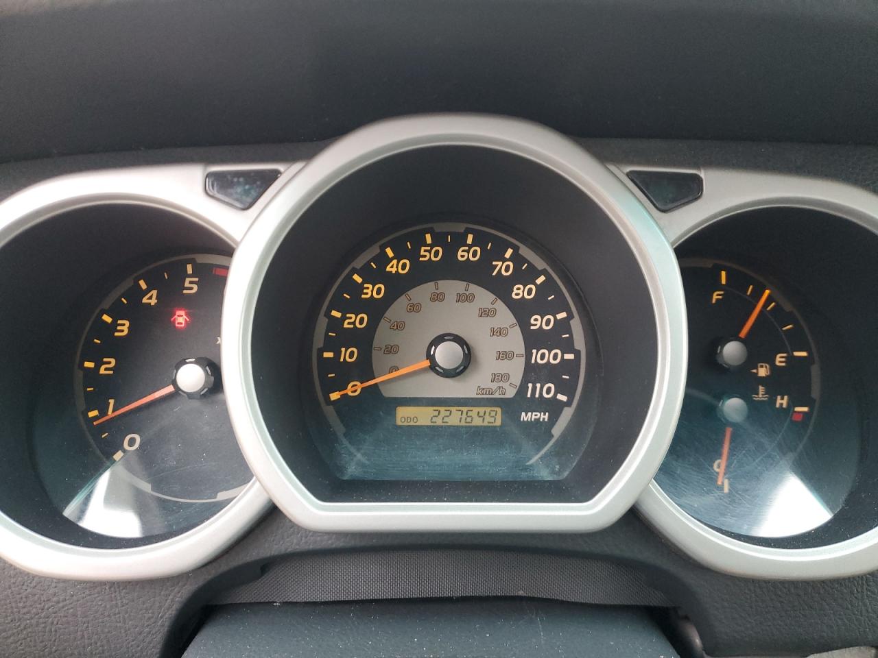 2004 Toyota 4Runner - Image 9